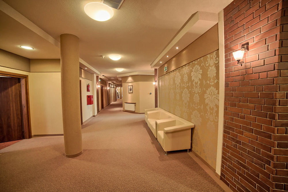 Grot Hotel Malbork Exteriör bild