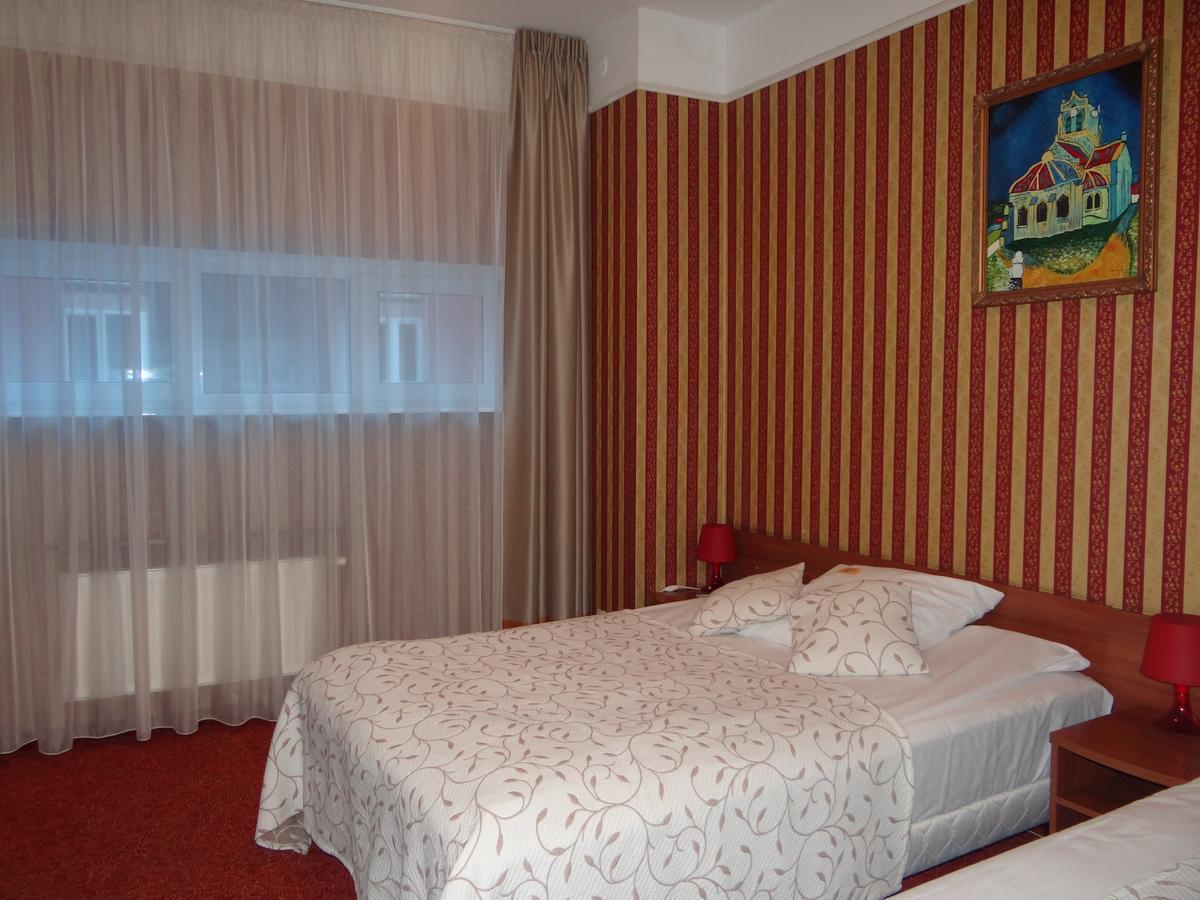 Grot Hotel Malbork Exteriör bild
