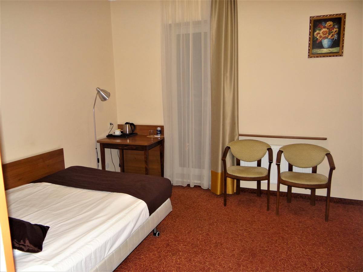 Grot Hotel Malbork Exteriör bild