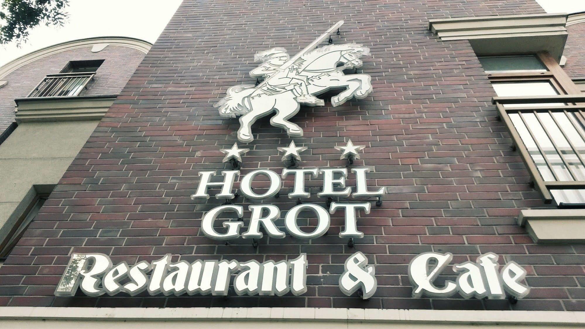Grot Hotel Malbork Exteriör bild