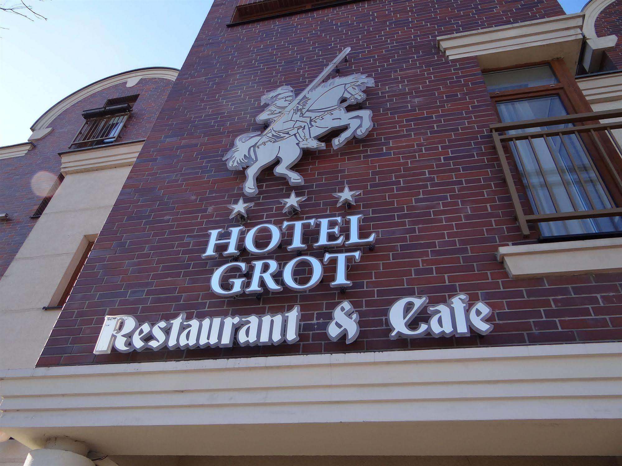 Grot Hotel Malbork Exteriör bild